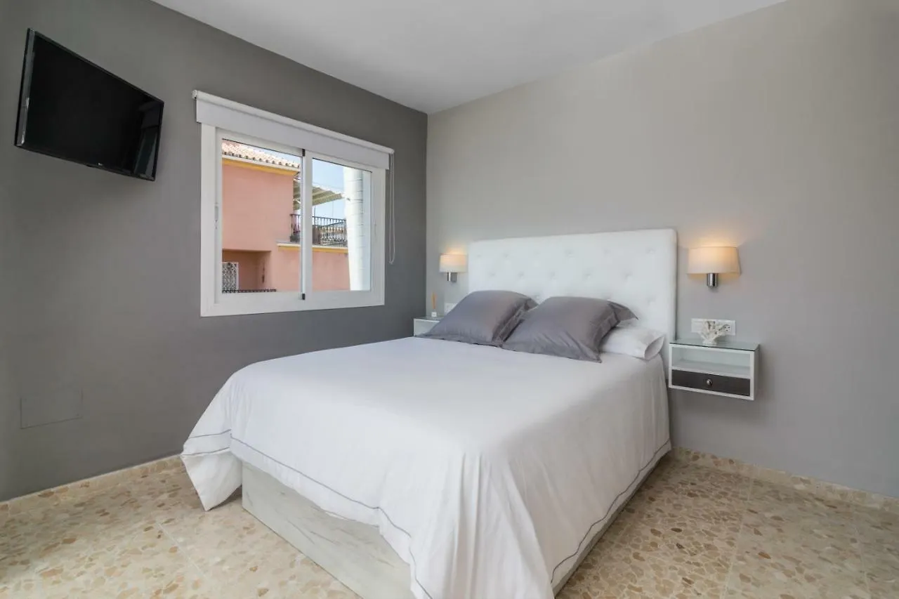 Carihuela Plaza Apartamentos Turisticos Torremolinos 0*,